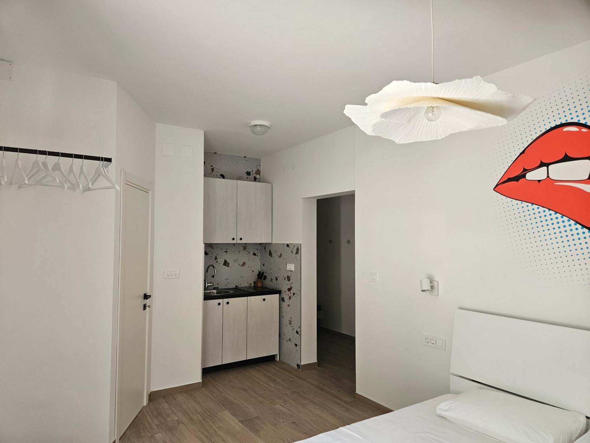 Apartment Maya Near The Beach Premantura Exterior foto